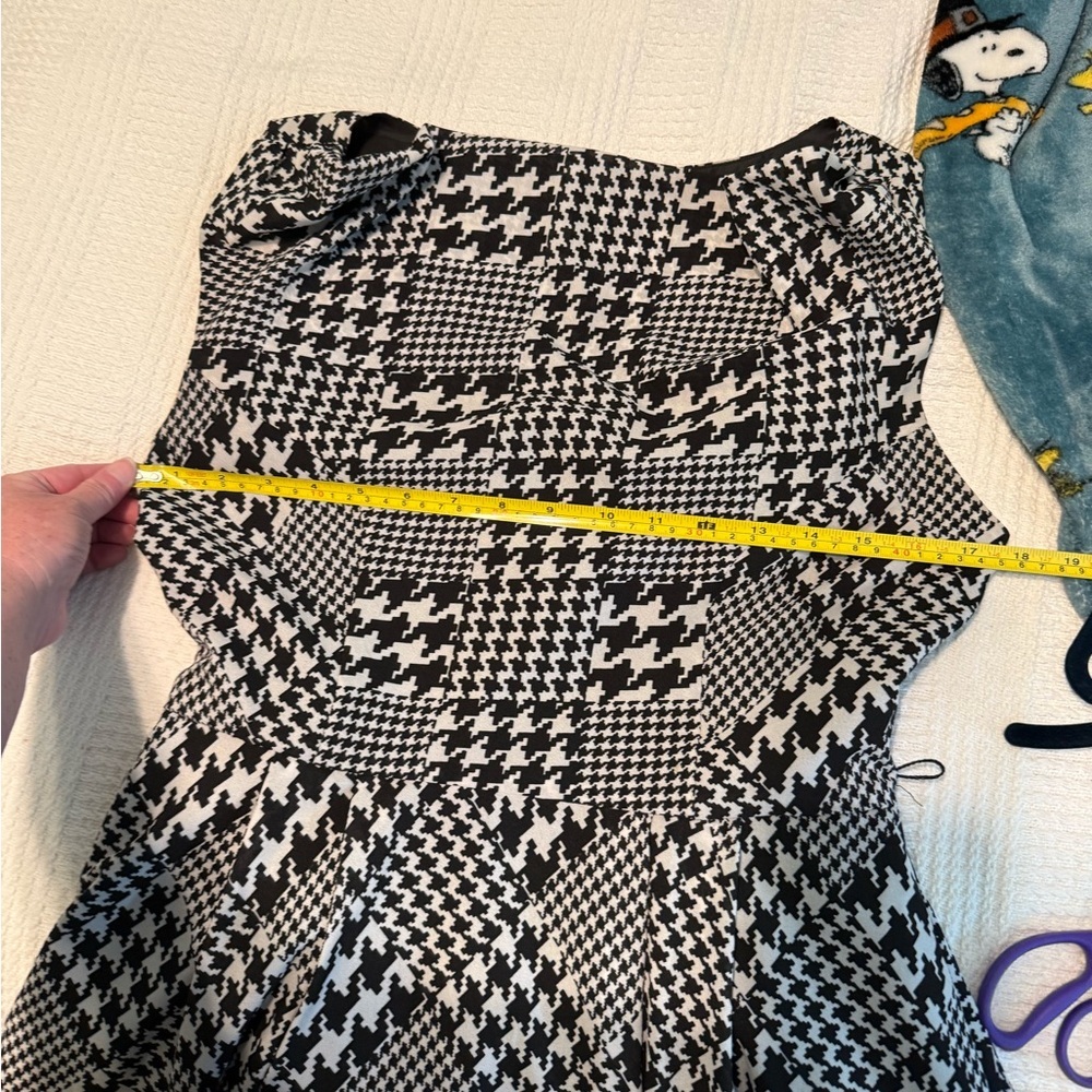 Mod Cloth Stylish Black and White Houndstooth Dress - Picture 8 of 13